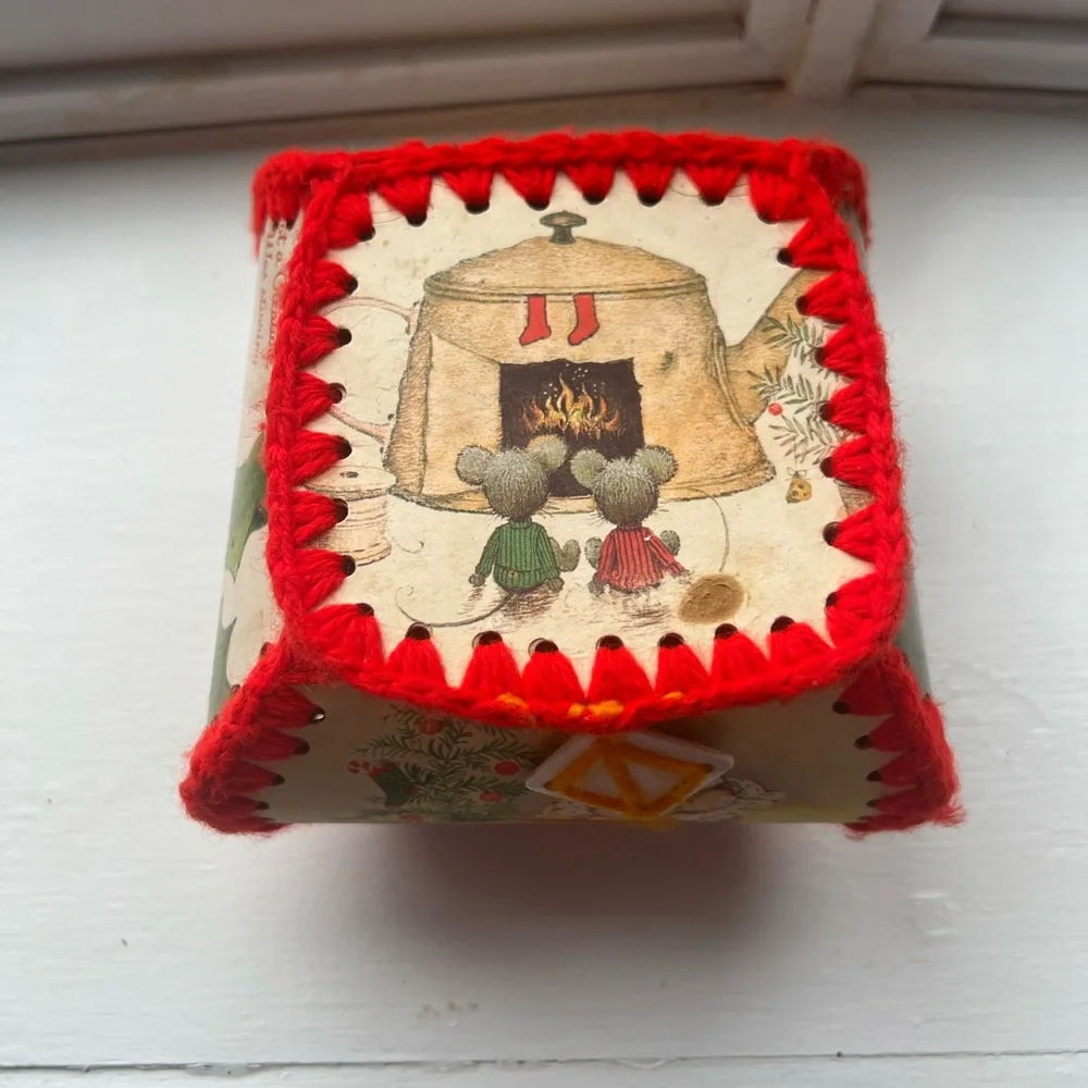 Vintage Handmade Christmas Mouse Gift Boxes (Set of 2) - Picture 7 of 7